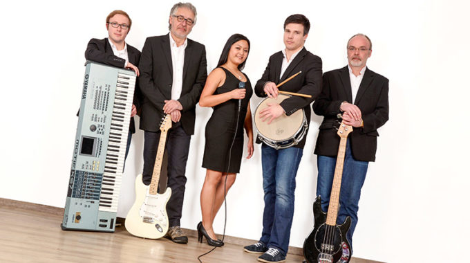 Frühjahrsball Mit Der Band Showtime